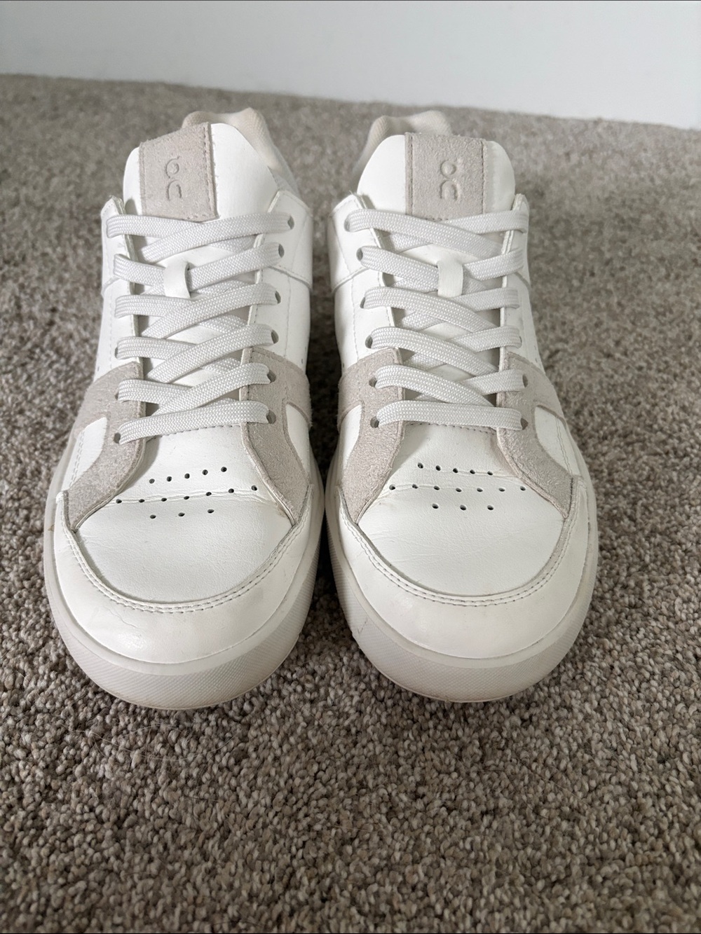 Women’s ON Cloud The Roger White Leather Sneakers